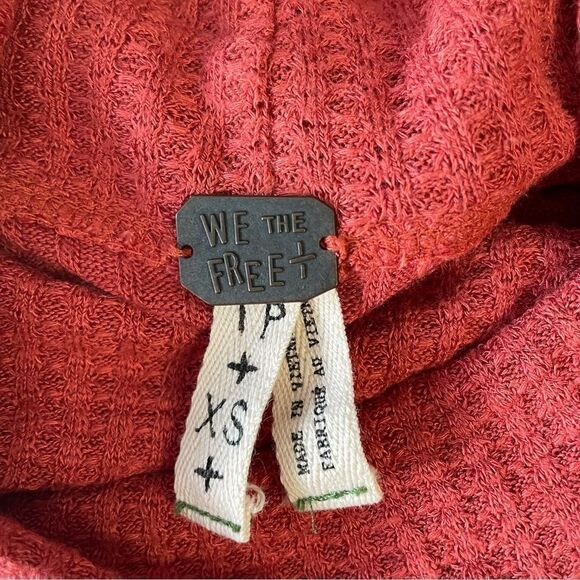 WE THE FREE Free People Waffle Knit Cowl Neck Top Size XS Rustic Orange - Picture 7 of 9